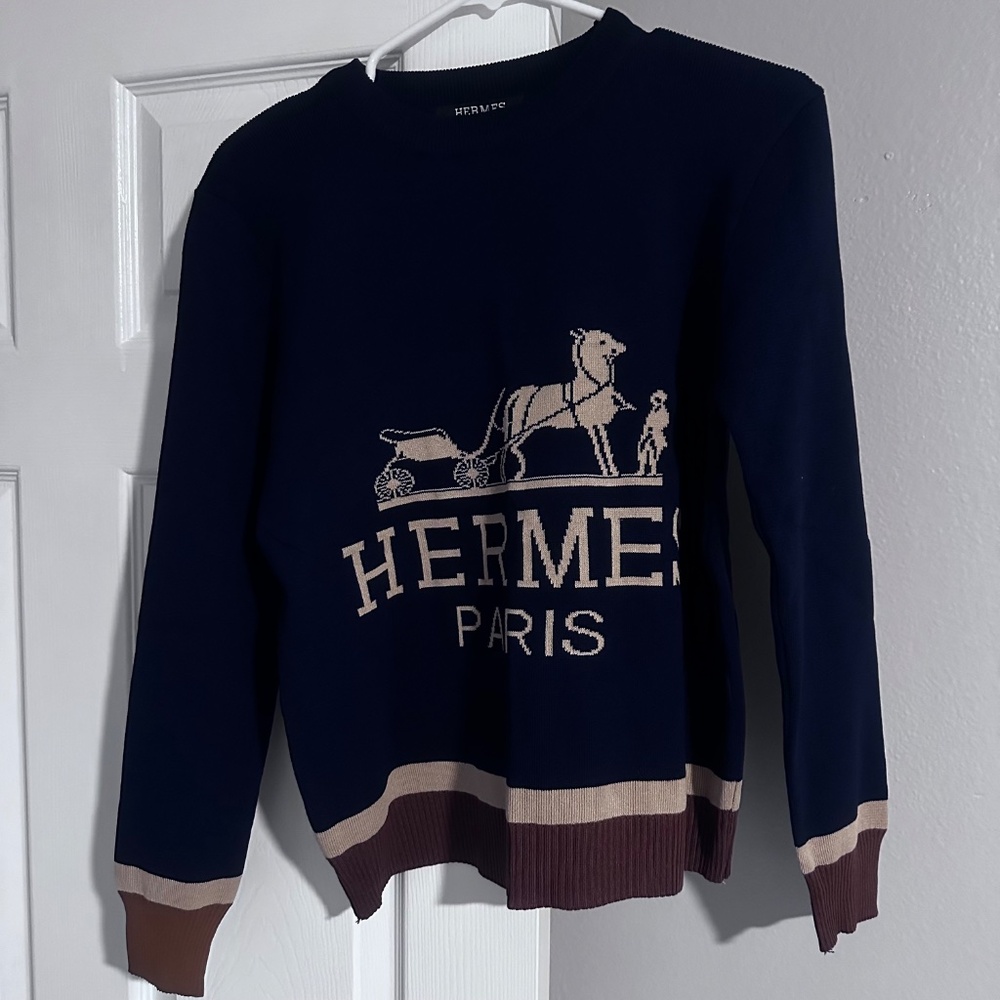 Sweaters - Picture 10 of 11